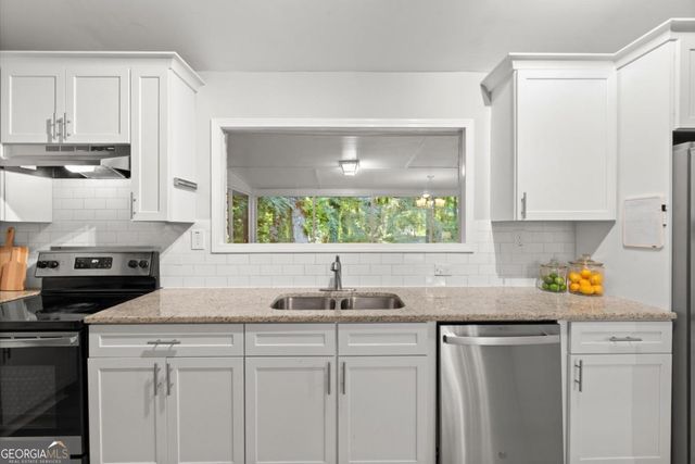 122 Cross Gate Drive, Marietta, GA 30068