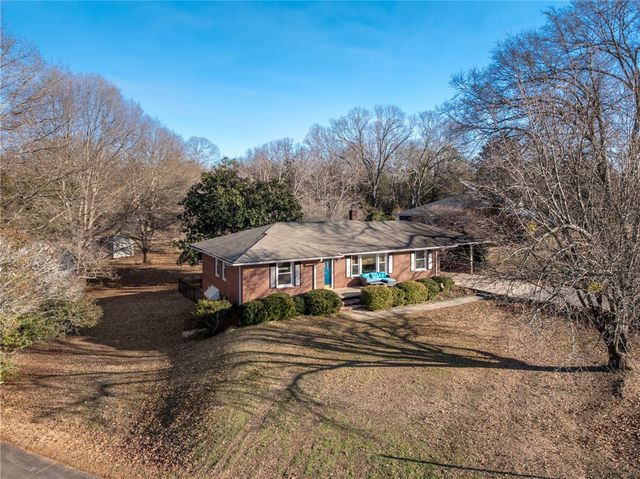 420 Brock Street, Central, SC 29630