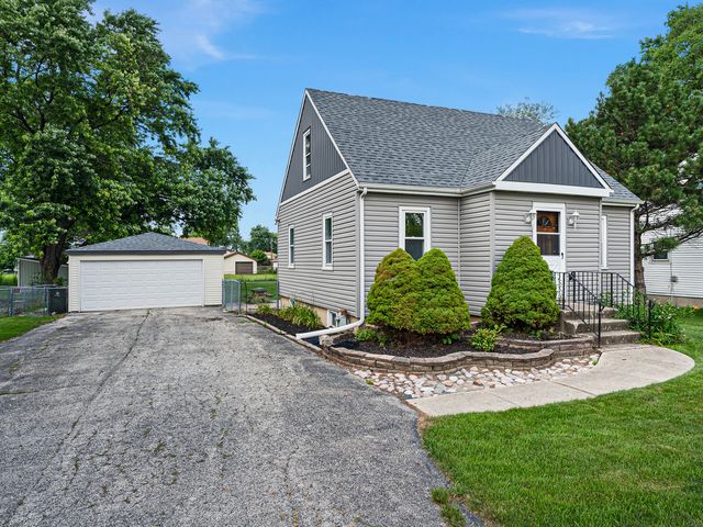 345 Elmhurst Street, Wood Dale, IL 60191
