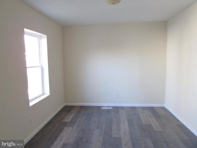 20 PINE ST, Beverly, NJ 08010