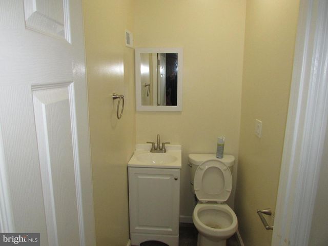 20 PINE ST, Beverly, NJ 08010