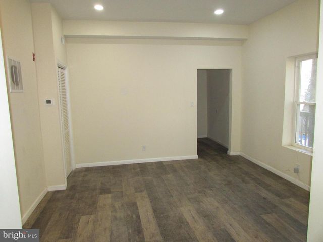 20 PINE ST, Beverly, NJ 08010