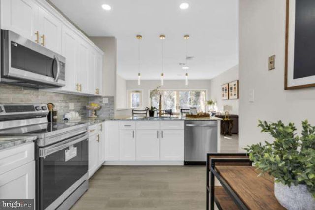 44 BUTTONWOOD ST, Mount Holly, NJ 08060