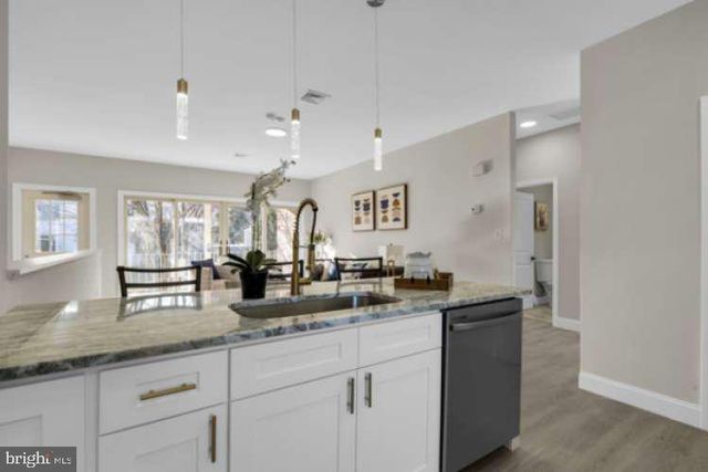 44 BUTTONWOOD ST, Mount Holly, NJ 08060