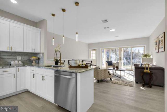 44 BUTTONWOOD ST, Mount Holly, NJ 08060