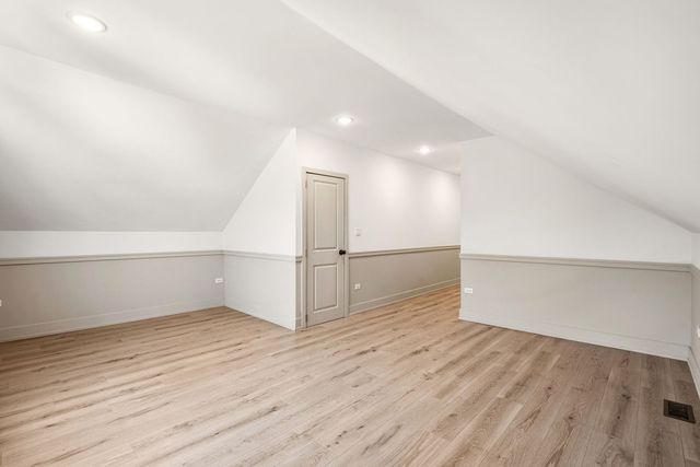 7955 S Colfax Avenue, Chicago, IL 60617