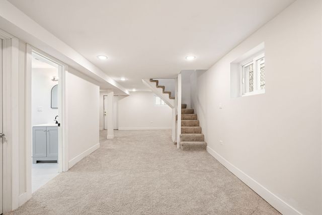 7955 S Colfax Avenue, Chicago, IL 60617