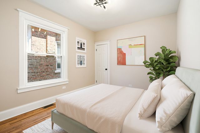 7955 S Colfax Avenue, Chicago, IL 60617