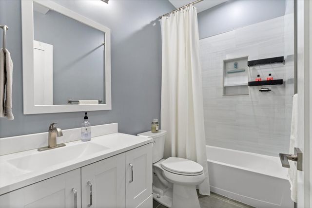 614 E 46th Street 3, Chicago, IL 60653