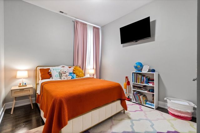 614 E 46th Street 3, Chicago, IL 60653