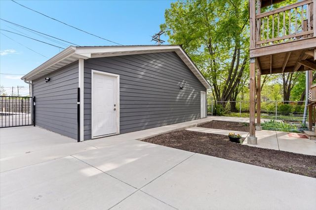 614 E 46th Street 3, Chicago, IL 60653