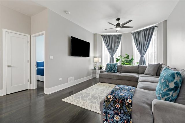 614 E 46th Street 3, Chicago, IL 60653