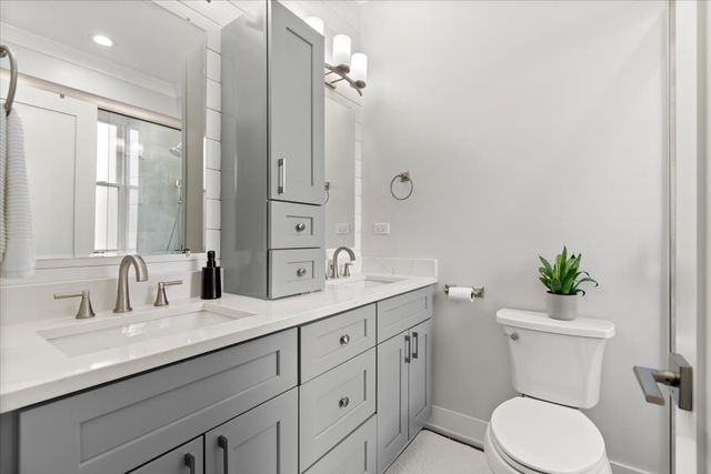 614 E 46th Street 3, Chicago, IL 60653