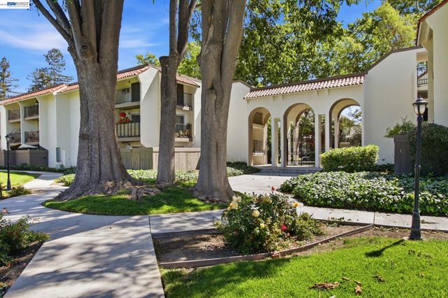 1720 Halford Ave 233, Santa Clara, CA 95051