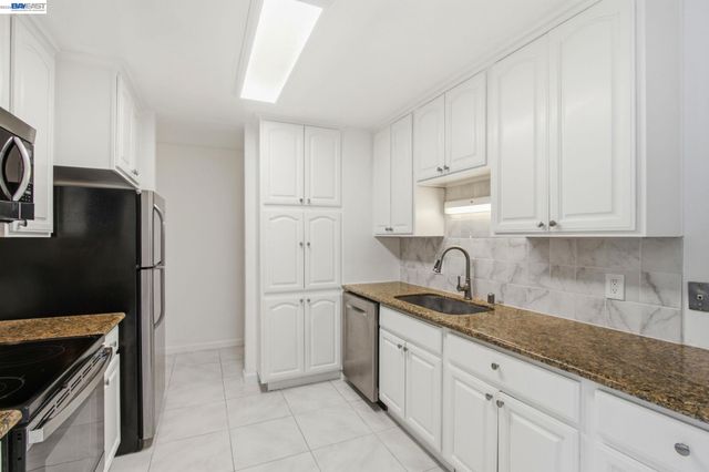 1720 Halford Ave 233, Santa Clara, CA 95051