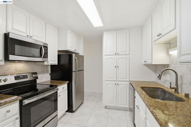 1720 Halford Ave 233, Santa Clara, CA 95051