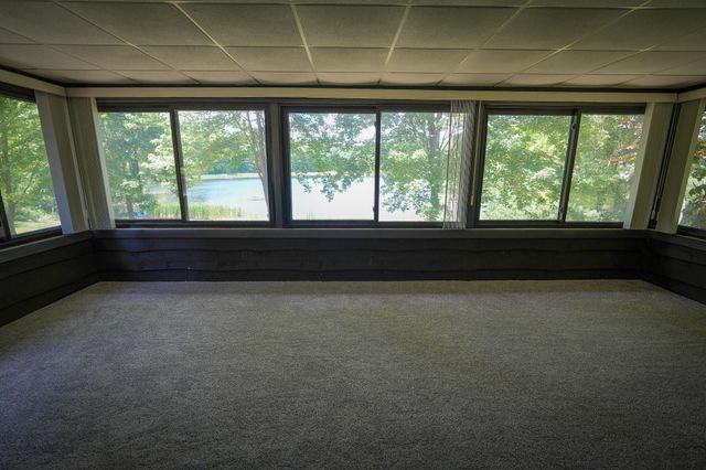 9411 Maple Hill Road, Reynolds Twp, MI 49329