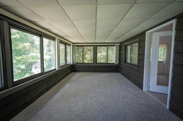 9411 Maple Hill Road, Reynolds Twp, MI 49329