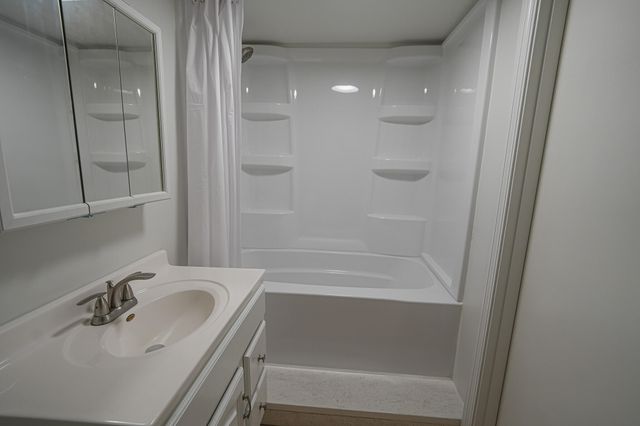 9411 Maple Hill Road, Reynolds Twp, MI 49329