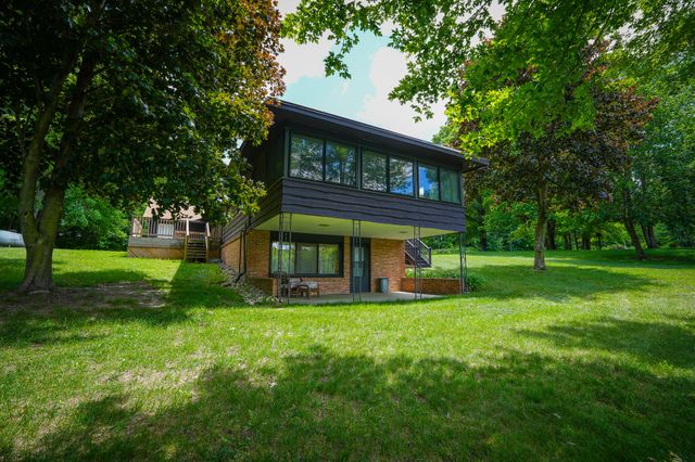 9411 Maple Hill Road, Reynolds Twp, MI 49329