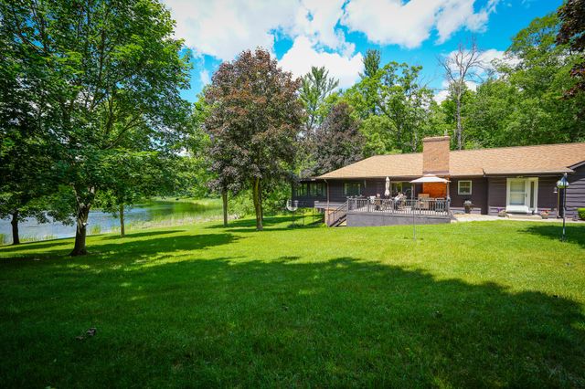 9411 Maple Hill Road, Reynolds Twp, MI 49329