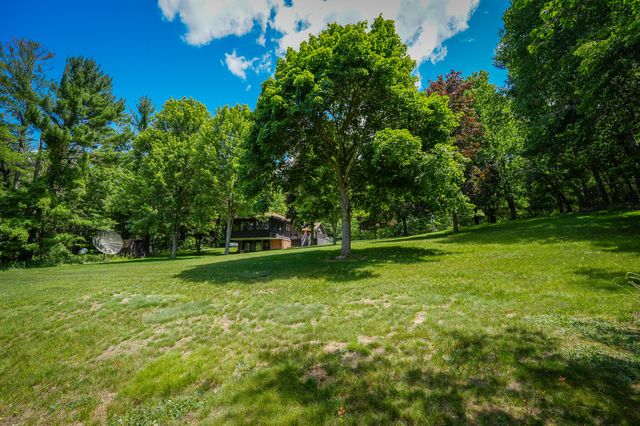 9411 Maple Hill Road, Reynolds Twp, MI 49329