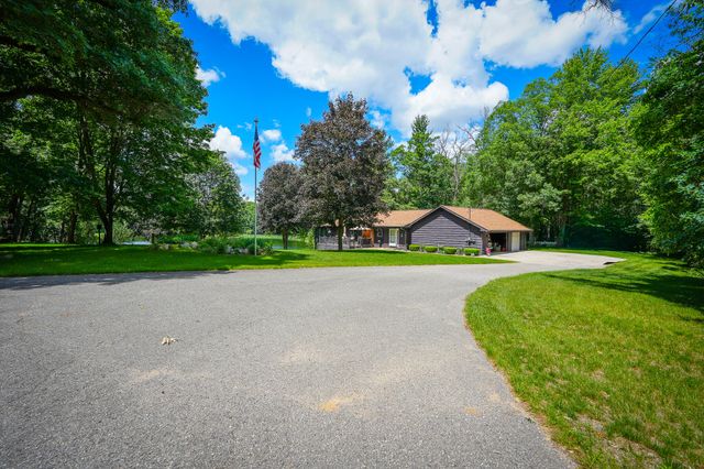 9411 Maple Hill Road, Reynolds Twp, MI 49329