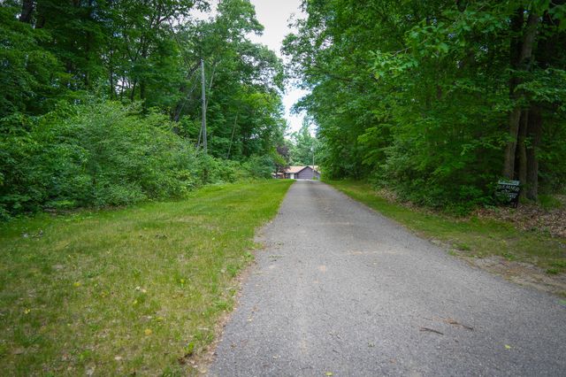 9411 Maple Hill Road, Reynolds Twp, MI 49329