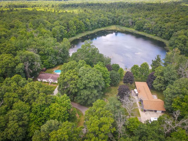 9411 Maple Hill Road, Reynolds Twp, MI 49329