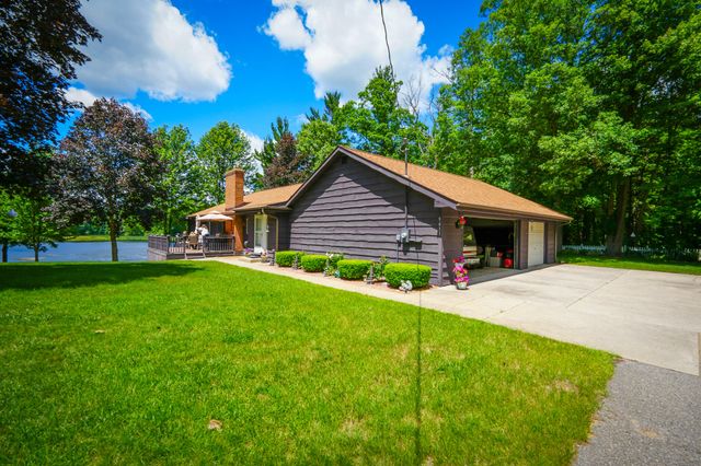 9411 Maple Hill Road, Reynolds Twp, MI 49329