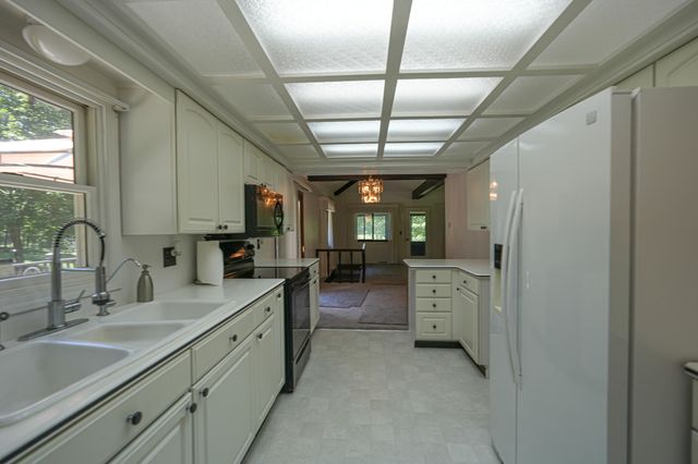 9411 Maple Hill Road, Reynolds Twp, MI 49329