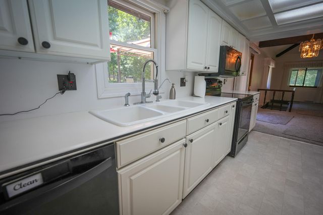 9411 Maple Hill Road, Reynolds Twp, MI 49329