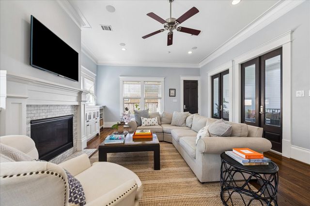 617 Harvard Street, Houston, TX 77007