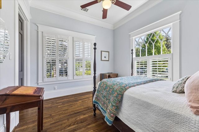 617 Harvard Street, Houston, TX 77007