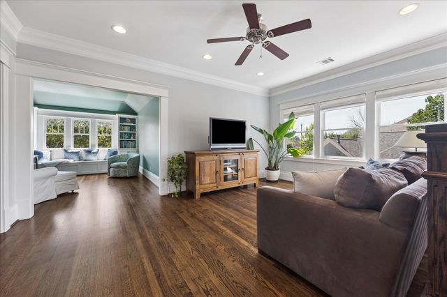 617 Harvard Street, Houston, TX 77007