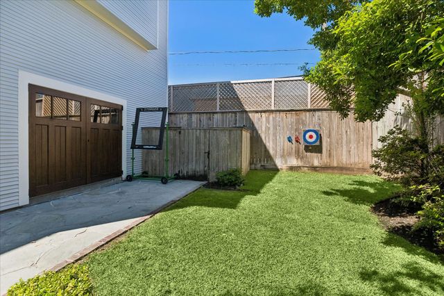 617 Harvard Street, Houston, TX 77007