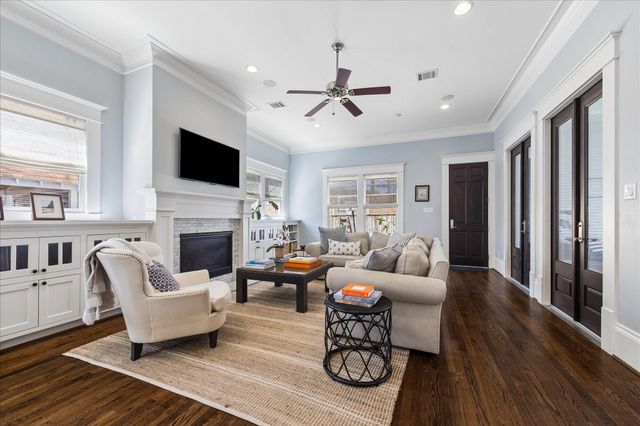 617 Harvard Street, Houston, TX 77007