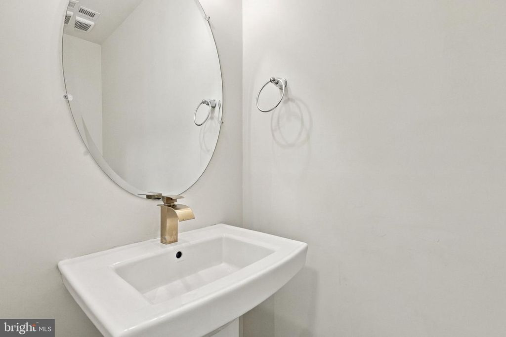 919 RIVERPLACE DR, CONSHOHOCKEN, PA 19428 — photo 5