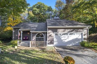 6330 Saybrook Drive, Kalamazoo, MI 49009