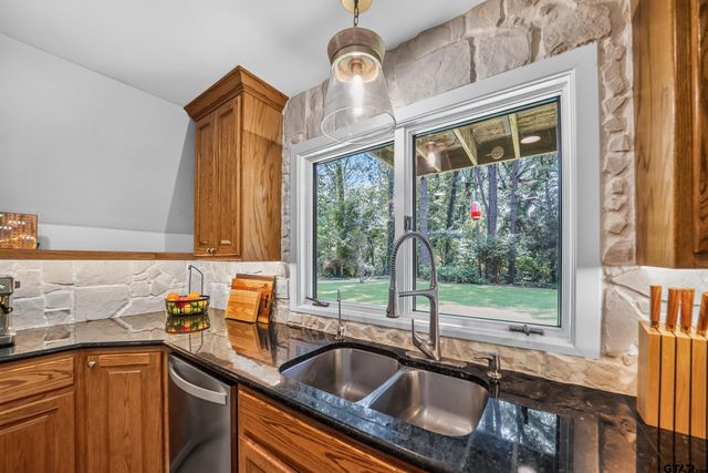 11644 Moser Ln, Whitehouse, TX 75791