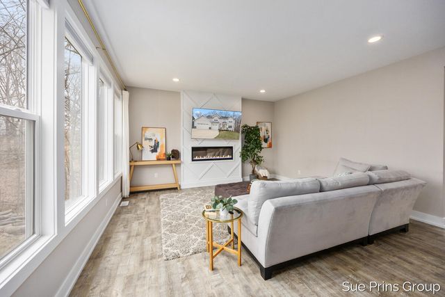 8089 Eagle Peak Drive, Georgetown Twp, MI 49428