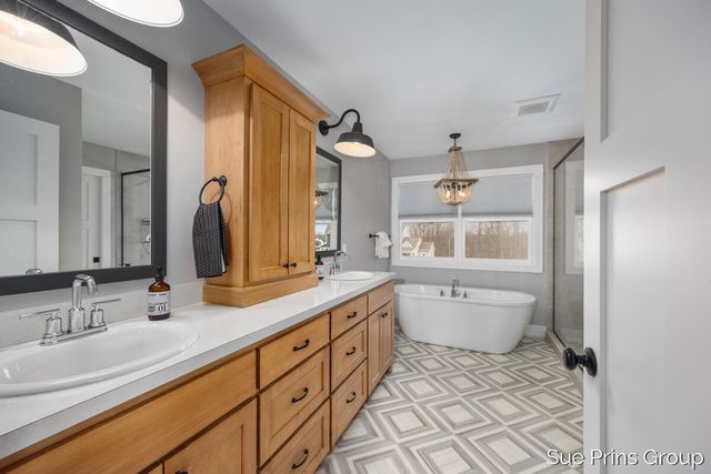 8089 Eagle Peak Drive, Georgetown Twp, MI 49428