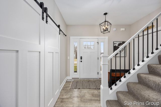 8089 Eagle Peak Drive, Georgetown Twp, MI 49428