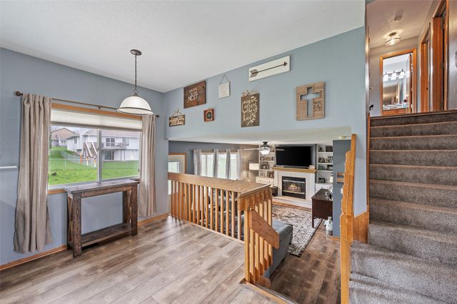 450 Fawn Circle, Pleasant Hill, IA 50327