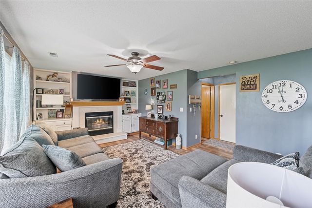 450 Fawn Circle, Pleasant Hill, IA 50327