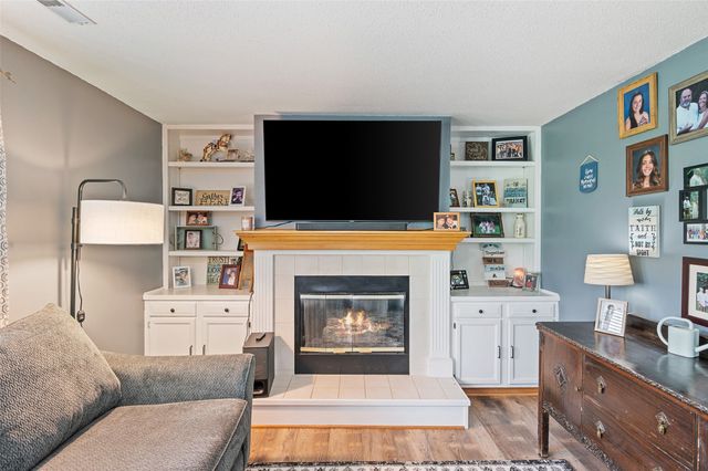 450 Fawn Circle, Pleasant Hill, IA 50327