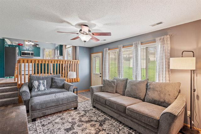 450 Fawn Circle, Pleasant Hill, IA 50327