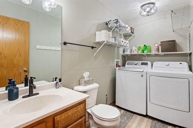 450 Fawn Circle, Pleasant Hill, IA 50327