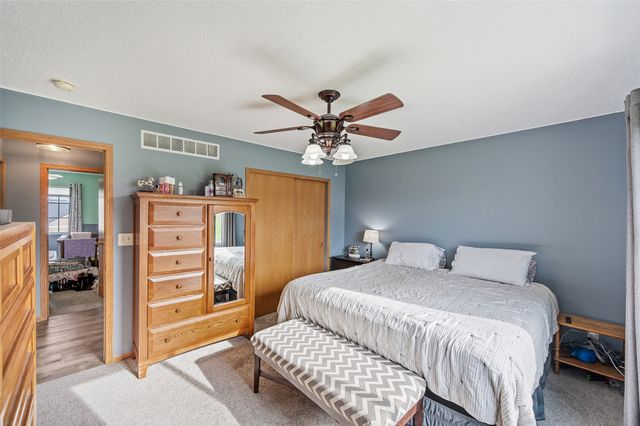 450 Fawn Circle, Pleasant Hill, IA 50327