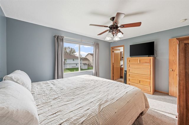 450 Fawn Circle, Pleasant Hill, IA 50327